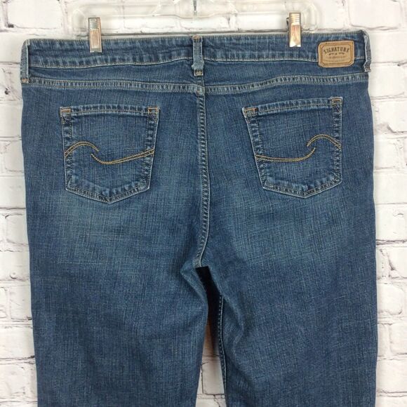 Levi's Signature Women’s Size 18M Low Rise Bootcut Denim Blue Jeans Medium Wash - Picture 6 of 10